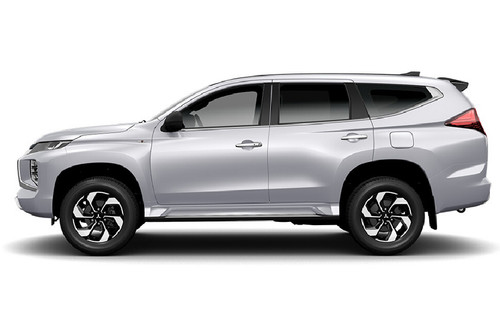 Mitsubishi Montero Sport White Diamond
