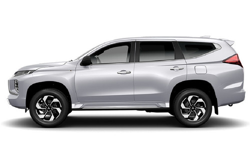 Mitsubishi Montero Sport White Solid