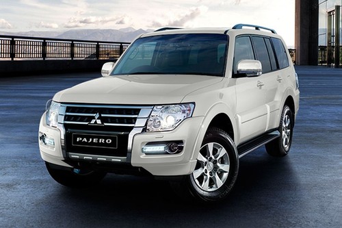 Mitsubishi Pajero White