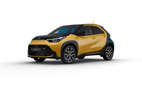 Toyota Aygo X Gold