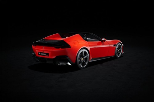 12Cilindri Spider Rear angle view