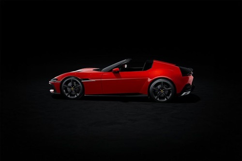 12Cilindri Spider Side view