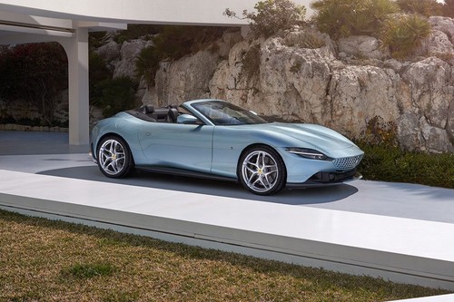 Ferrari Roma Spider Front Medium View