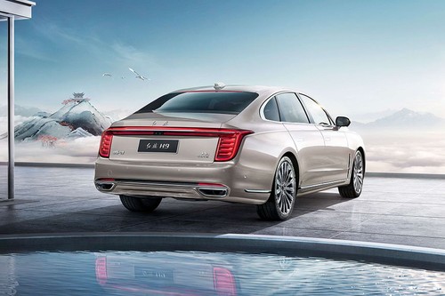 H9 (2022-2024) Rear angle view