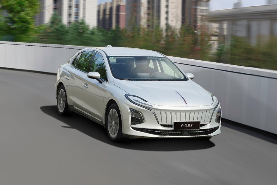 Hongqi E-QM5 Front Medium View