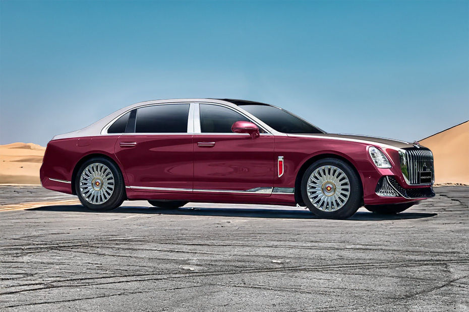 Hongqi Guoya Front Cross Side View