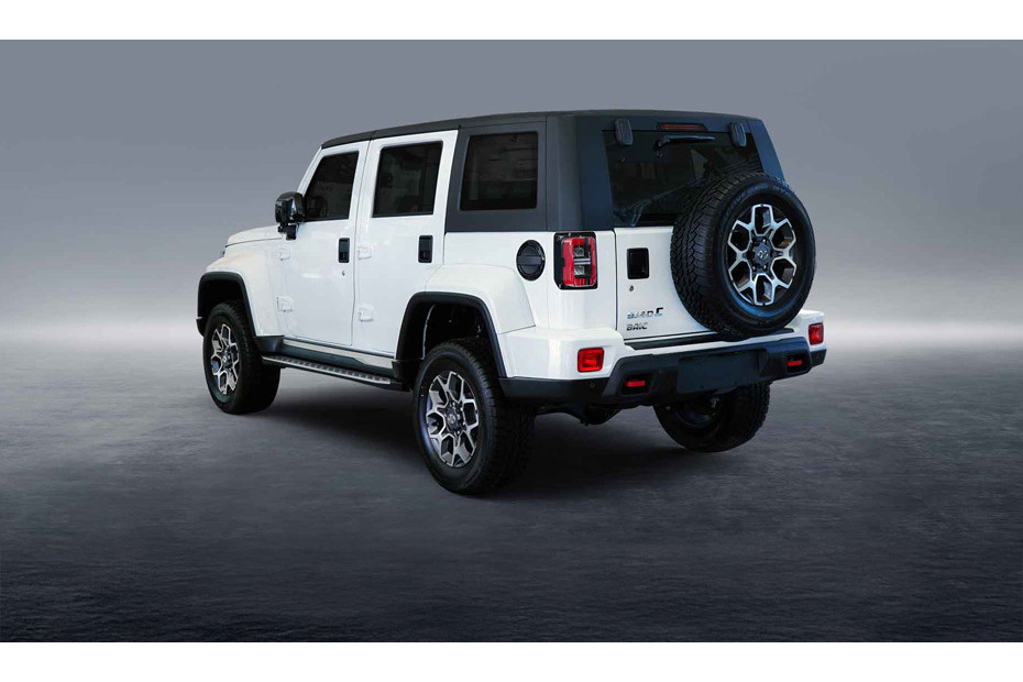 Rear Cross Side View of BAIC BJ40-C