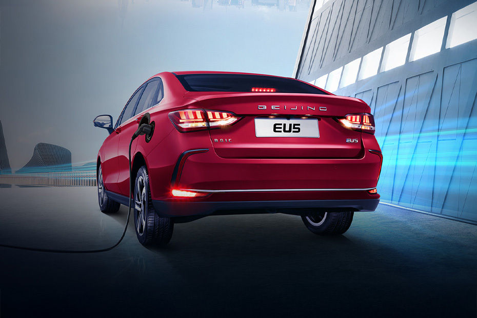 Rear Medium View of BAIC EU5