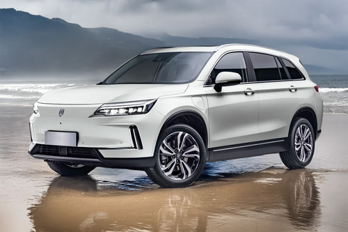 ET5 Front angle low view