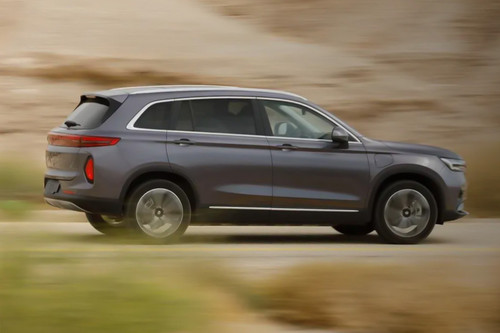 ET5 Rear Medium Side View