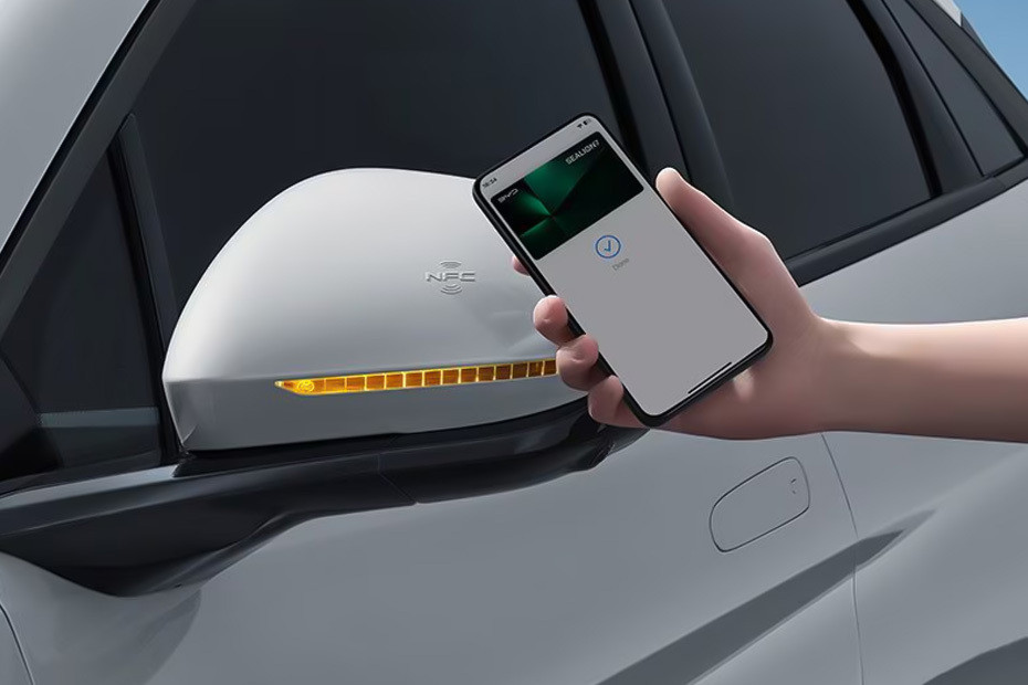 BYD Sealion 7 Drivers Side Mirror Front Angle