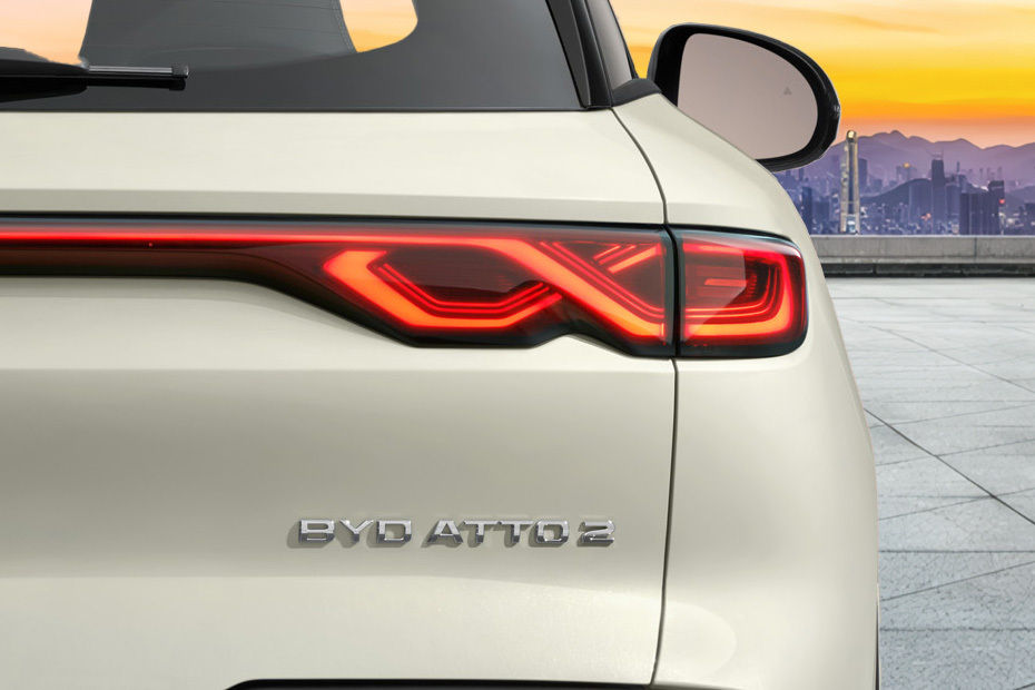 ATTO 2 Tail light