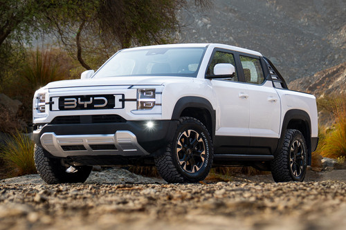 BYD Shark 6 Front Side View