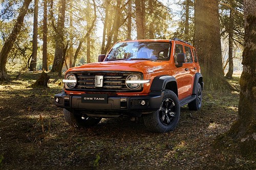 300 Tilted Front View