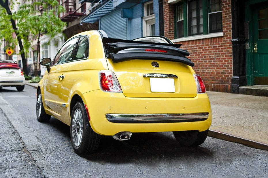 Rear Cross Side View of Fiat 500C
