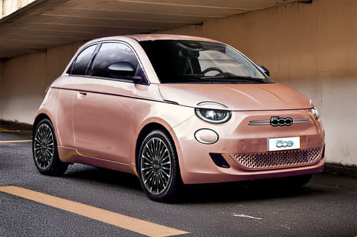 Fiat 500E Front Medium View