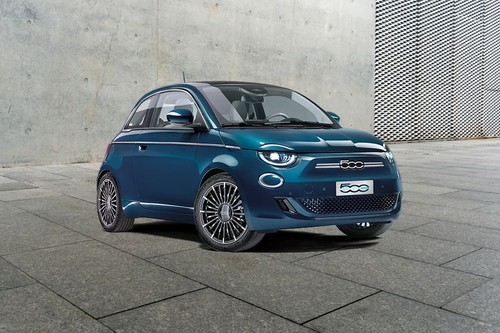 Fiat 500E Front Medium View