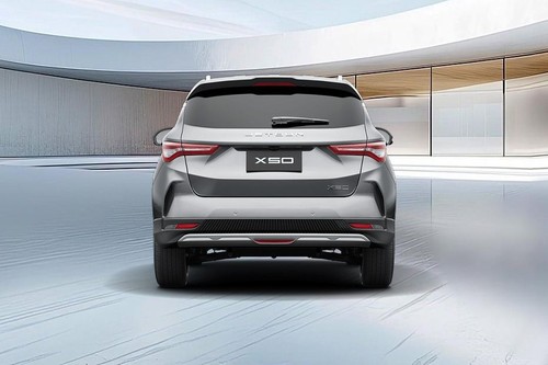 Full Rear View of Jetour X50