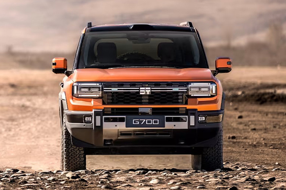 Full Front View of G700