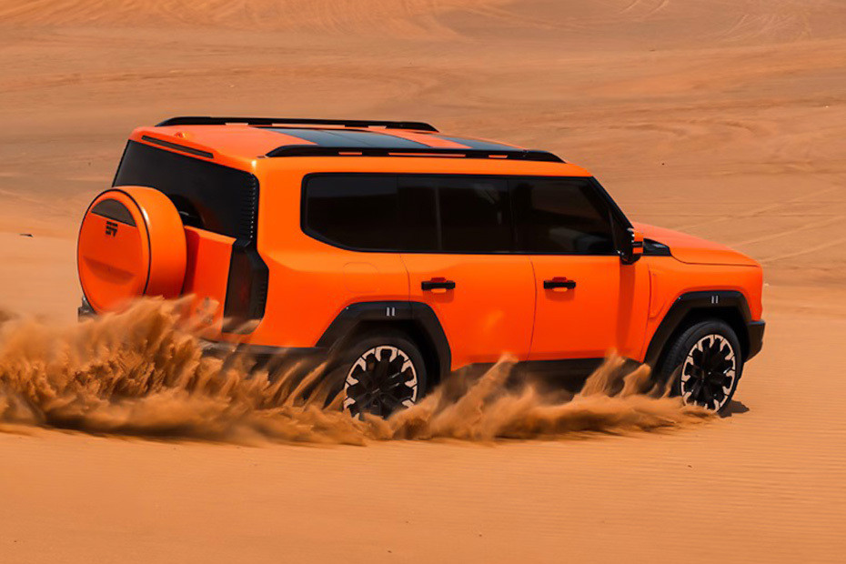 G700 Rear Medium Side View