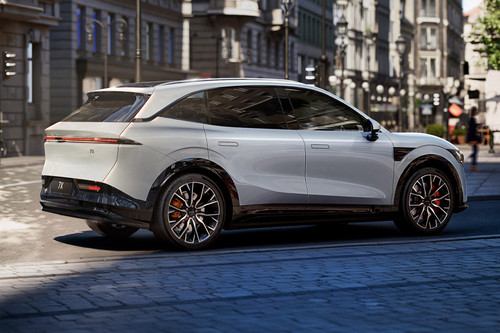 7X Rear Medium Side View