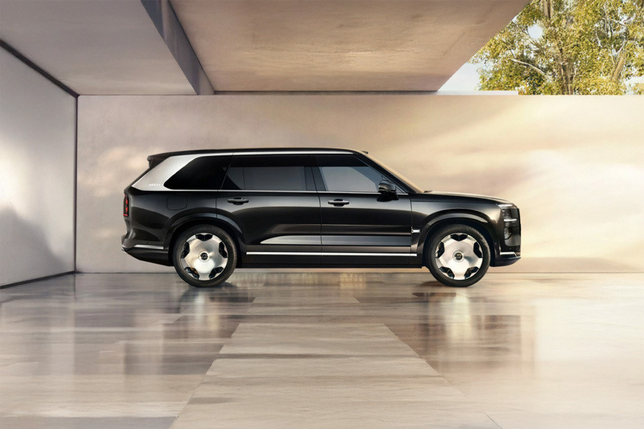 9X Medium Angle Front View