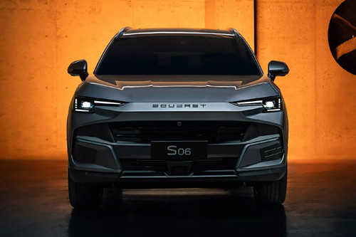 Full Front View of S06