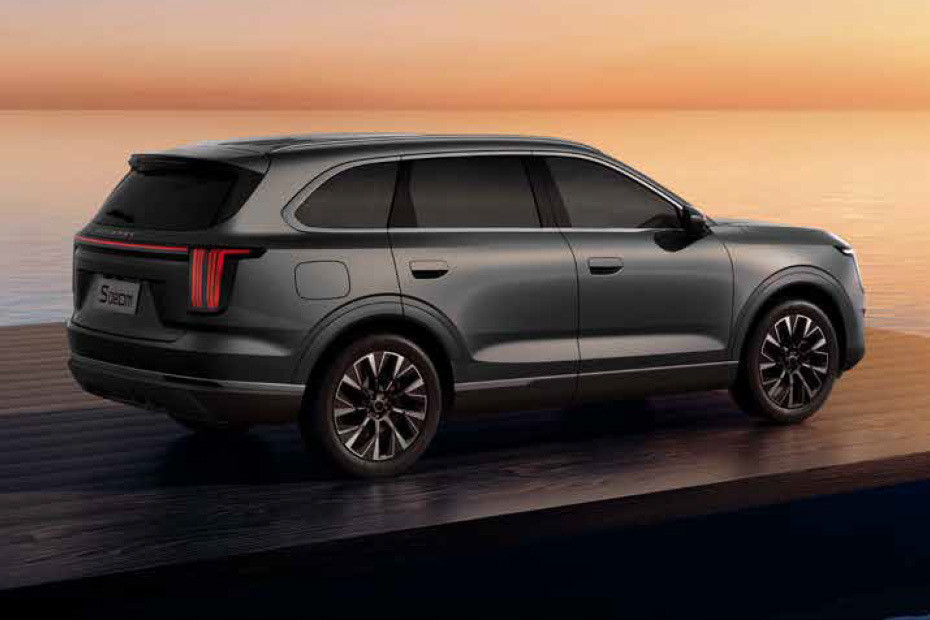 S08 Rear Medium Side View