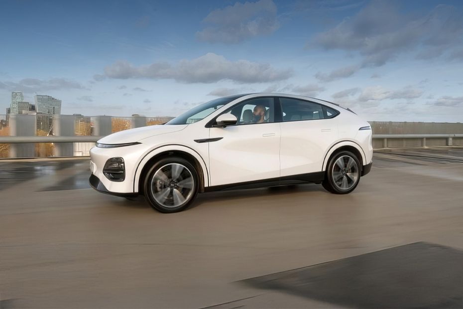 G6 Front angle low view