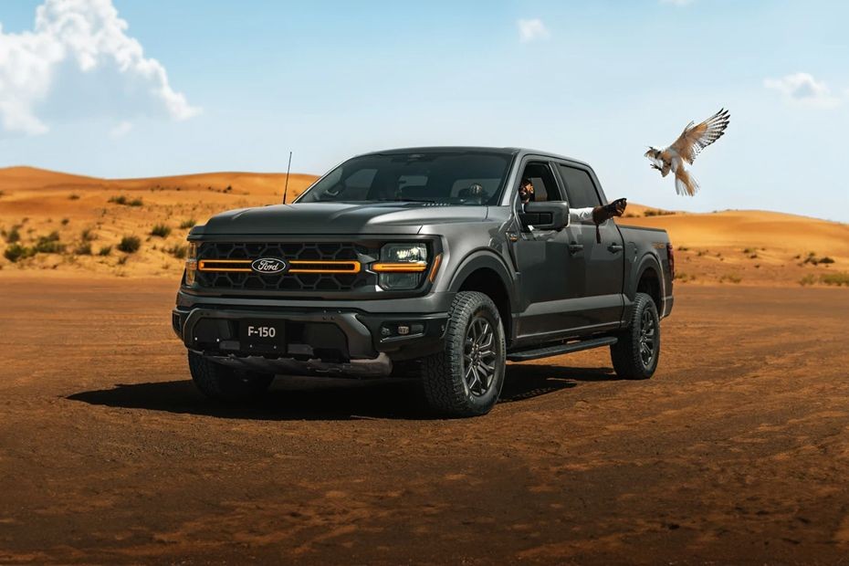 F-150 Raptor  Front angle low view