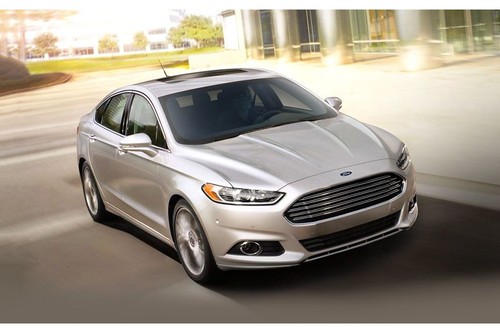 Ford Fusion Front Cross Side View