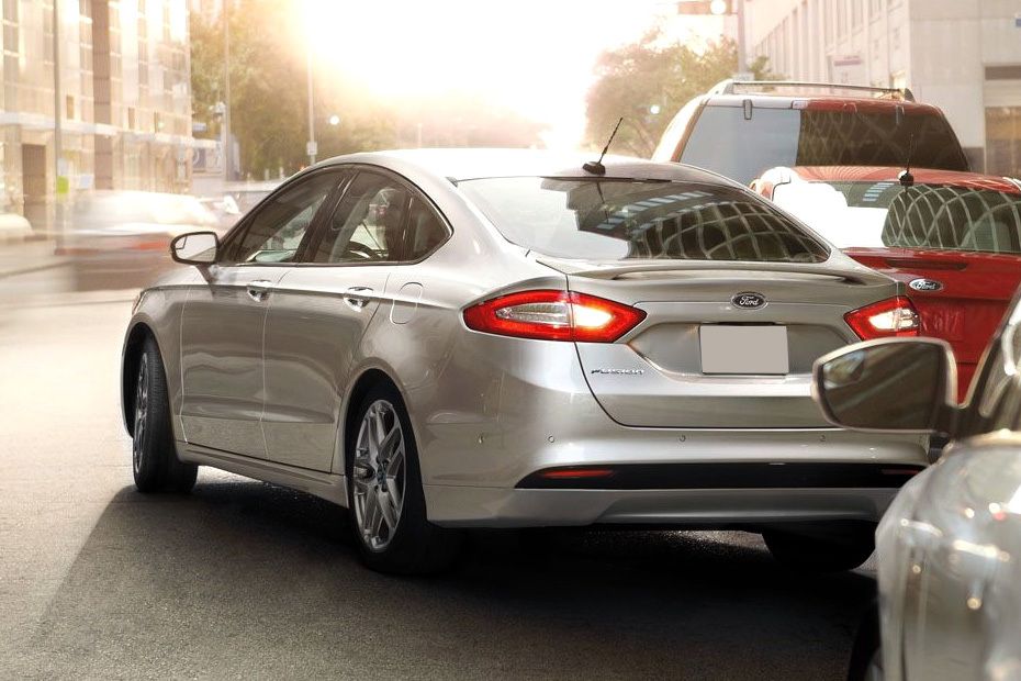Rear Fog Lamp of Ford Fusion