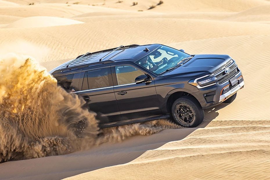 Expedition (2022-2024) Medium Angle Front View