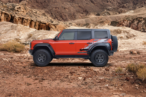 Bronco Raptor (2023-2024) Side view
