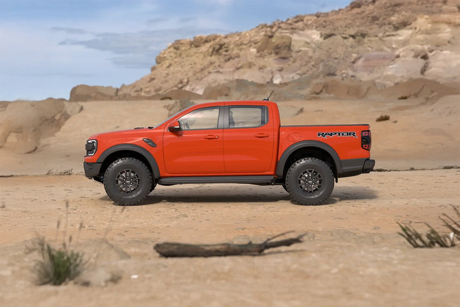 Ranger Raptor  Side view