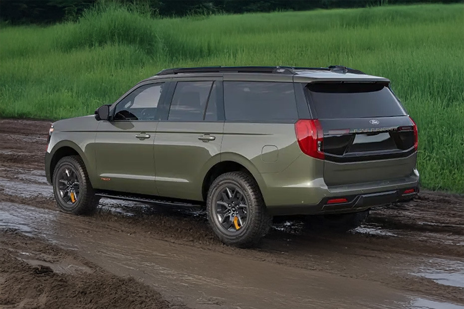 Rear Cross Side View of Ford Expedition