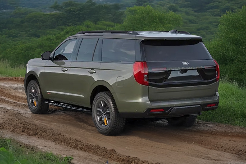 Rear Medium View of Ford Expedition