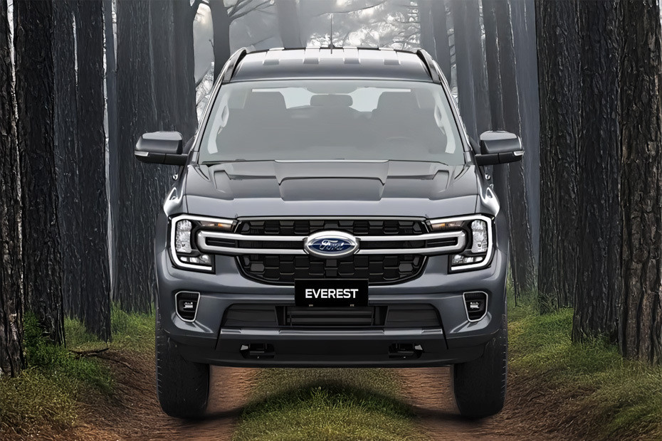 Full Front View of Everest