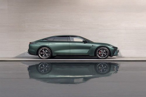 ES Medium Angle Front View