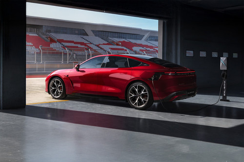 Rear Cross Side View of EXEED ES