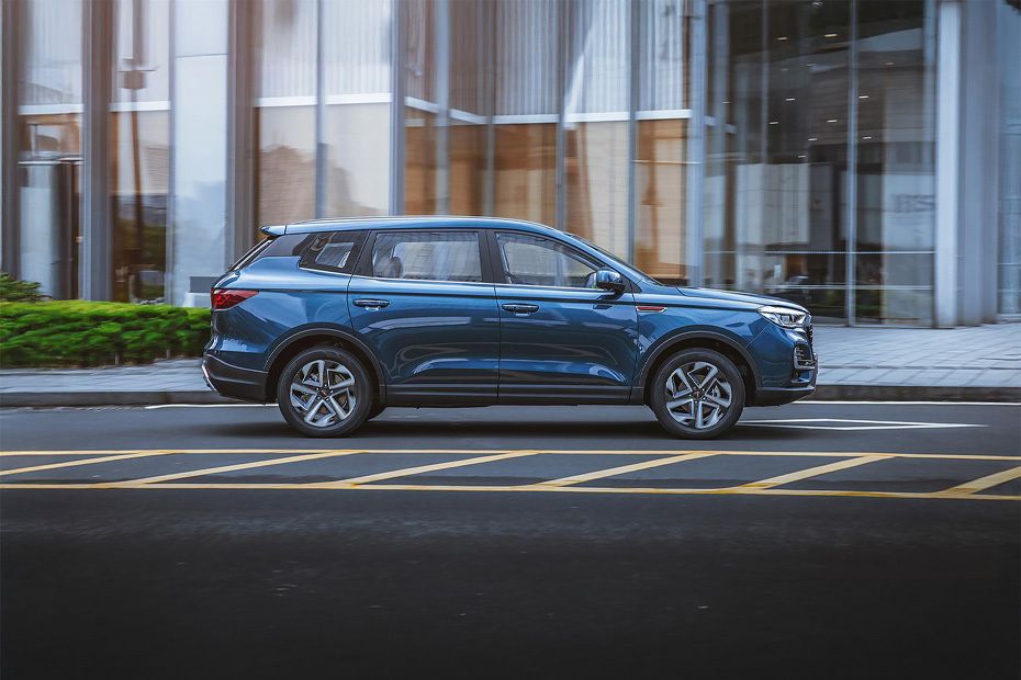 U75 Plus Medium Angle Front View