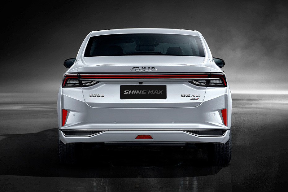 Full Rear View of DONGFENG Shine Max