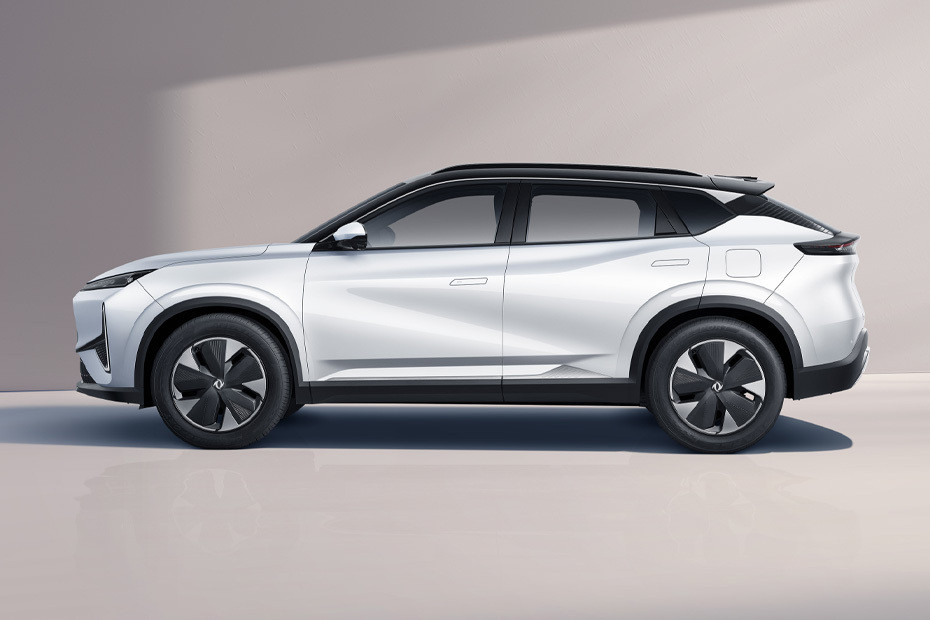 Mage Phev Side view