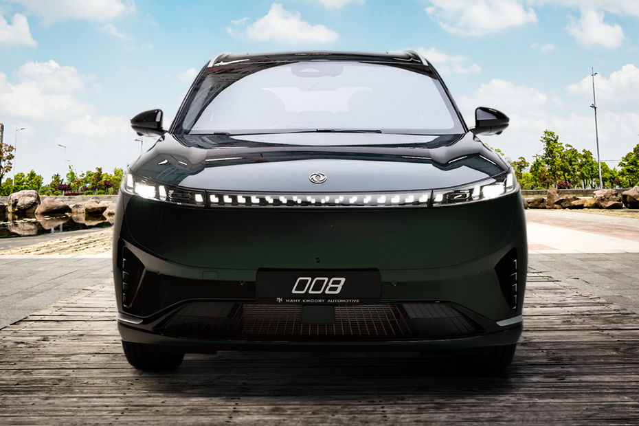 Full Front View of 008