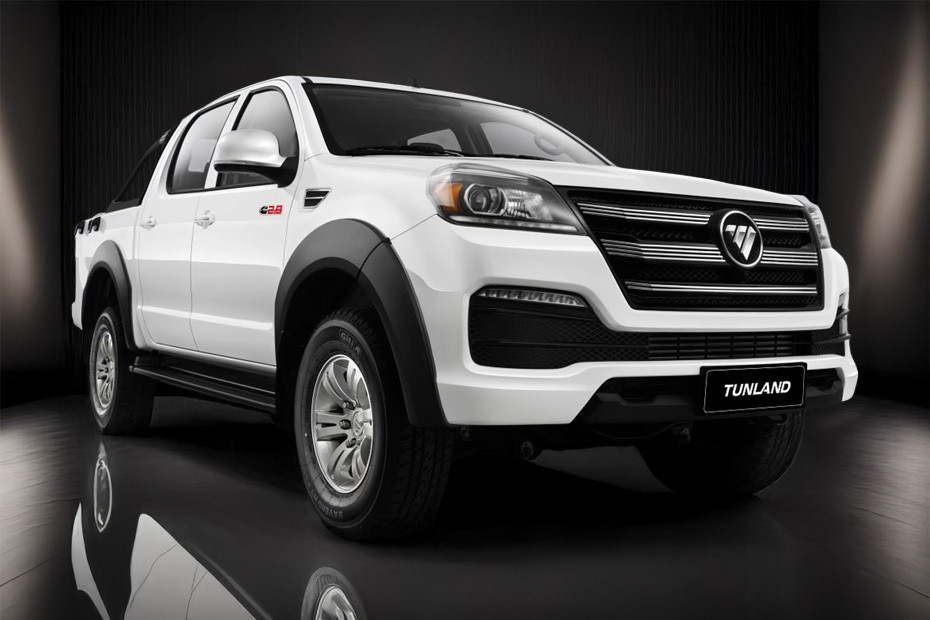 Tunland Front deep low Angle View