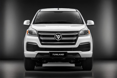 Full Front View of Tunland