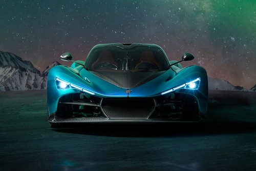Full Front View of Aurora