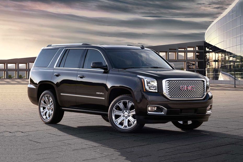 GMC Yukon Denali Front Cross Side View
