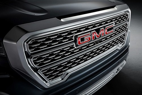 Sierra 1500 Grille View