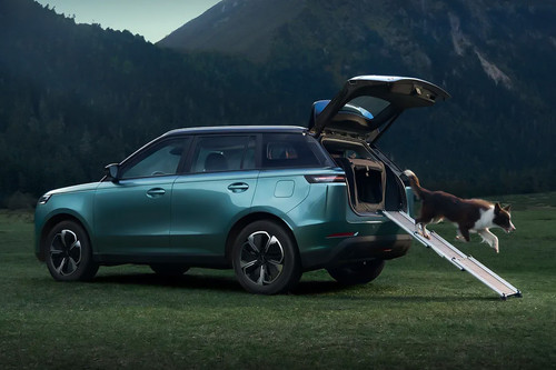 Rear Cross Side View of Jaecoo J5